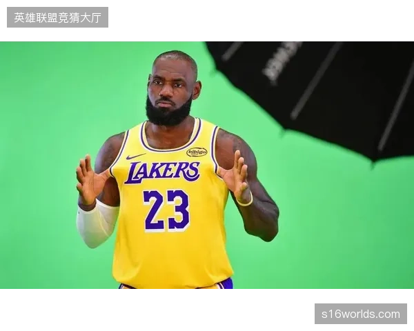 詹姆斯与老对手联合发起和平篮球赛,体育精神再被放大 詹姆斯与老对手联合发起和平篮球赛,体育精神再被放大